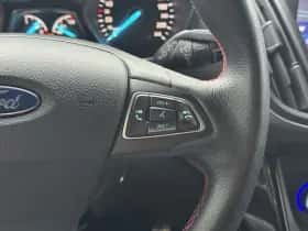 Ford Kuga (2019) thumbnail 6