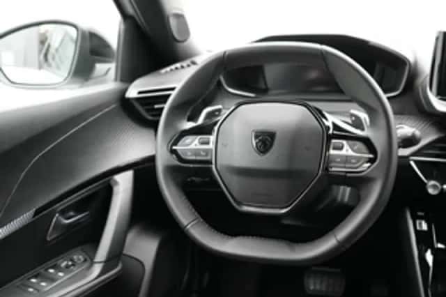 Peugeot 2008 (2025) thumbnail 6