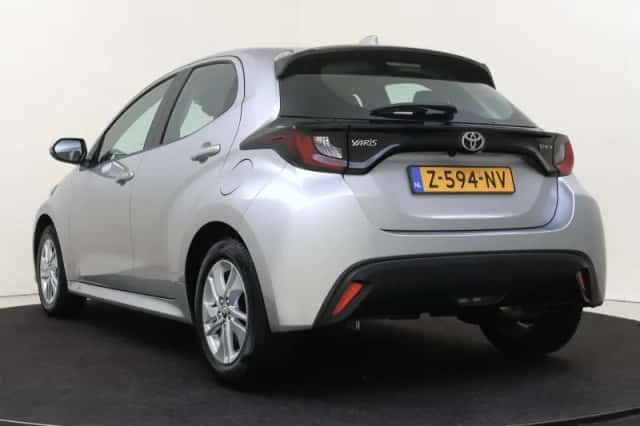 Toyota Yaris (2024) thumbnail 4