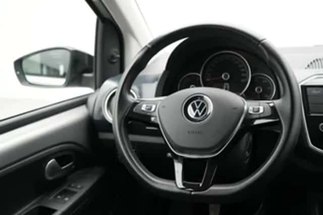 Volkswagen Up! (2023) thumbnail 6