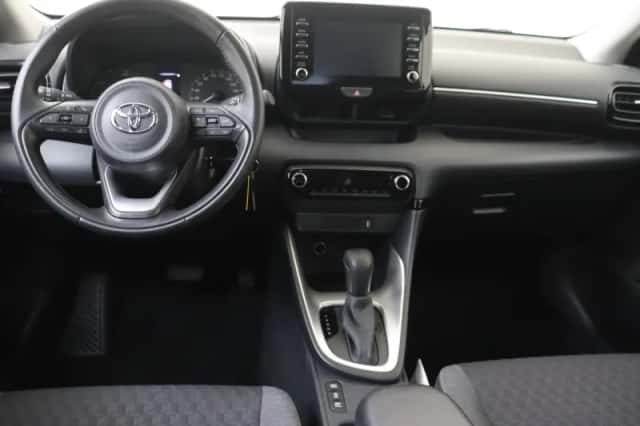 Toyota Yaris (2023) thumbnail 5