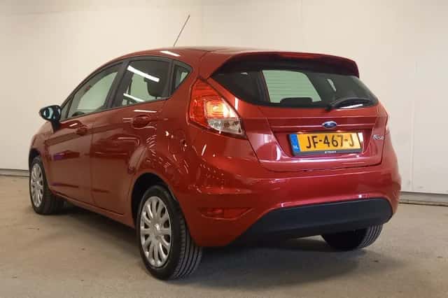 Ford Fiesta (2016) thumbnail 4