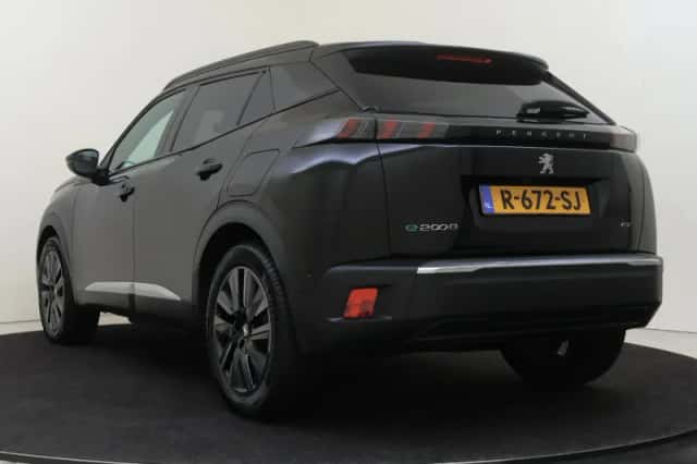 Peugeot e-2008 (2022) thumbnail 4