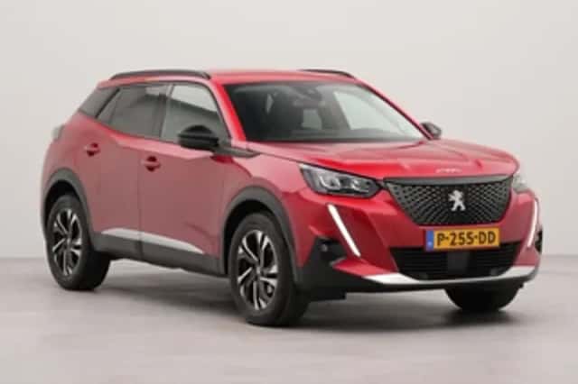 Peugeot 2008 (2022) thumbnail 3