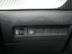 Peugeot 2008 (2022) thumbnail 23