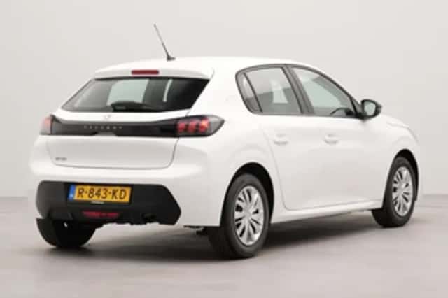 Peugeot 208 (2022) thumbnail 2