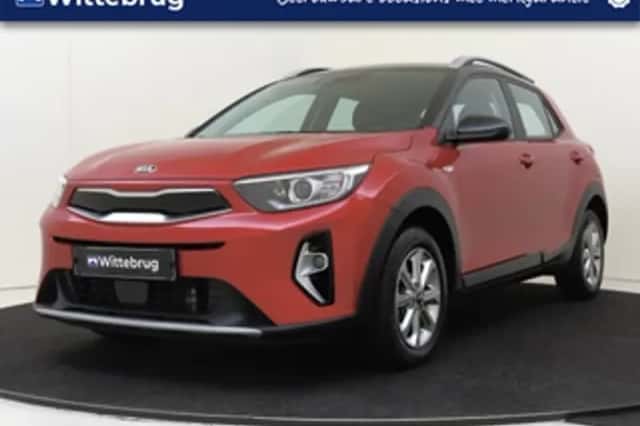 Kia Stonic (2021) thumbnail 1