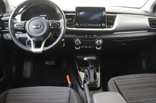 Kia Stonic (2021) thumbnail 4