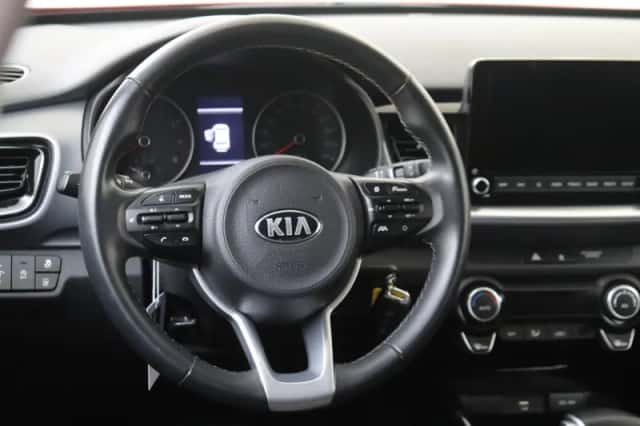 Kia Stonic (2021) thumbnail 5