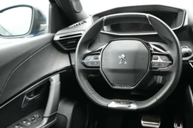 Peugeot e-2008 (2021) thumbnail 6