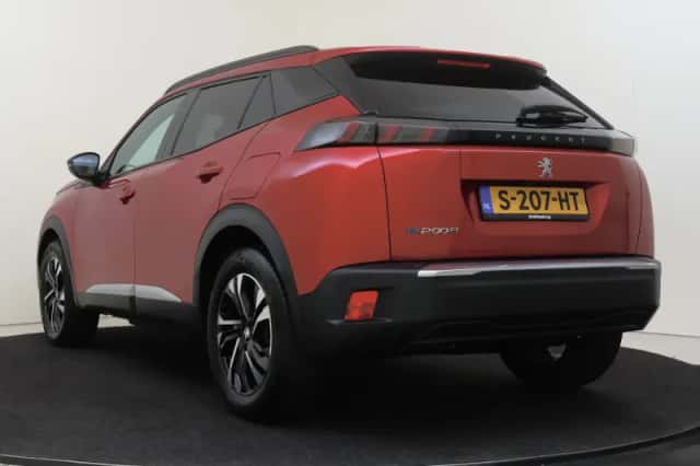 Peugeot e-2008 (2023) thumbnail 4