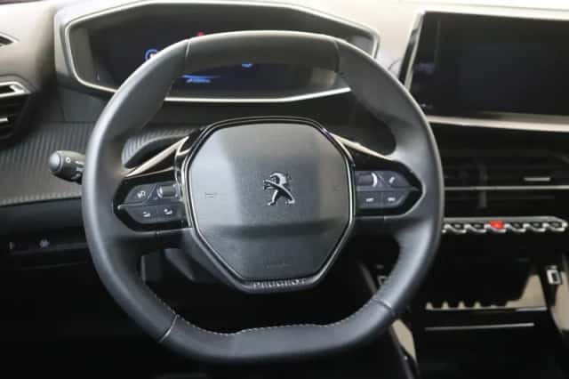 Peugeot e-2008 (2023) thumbnail 6