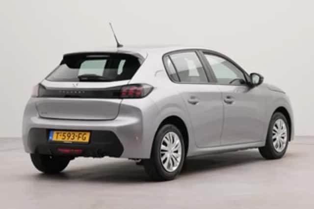 Peugeot 208 (2023) thumbnail 2