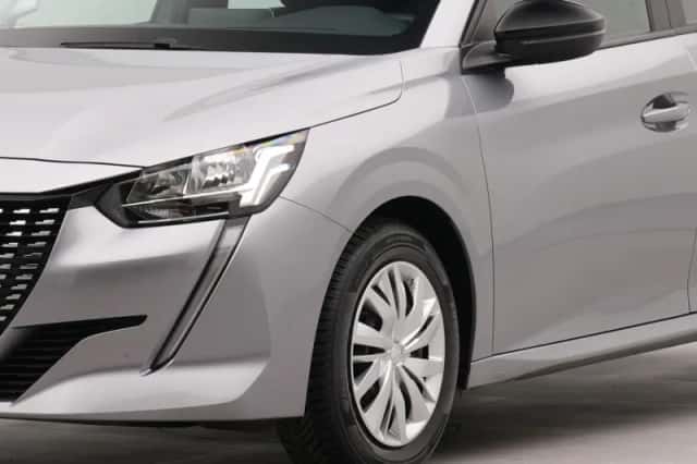 Peugeot 208 (2023) thumbnail 2
