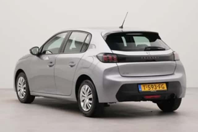 Peugeot 208 (2023) thumbnail 4