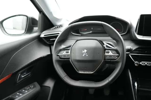 Peugeot 208 (2023) thumbnail 5