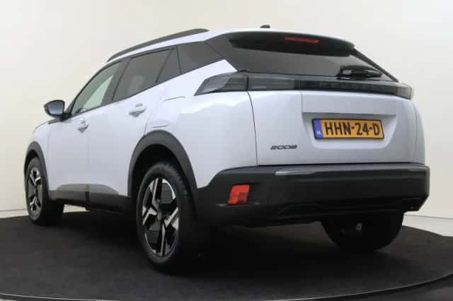 Peugeot 2008 (2025) thumbnail 4