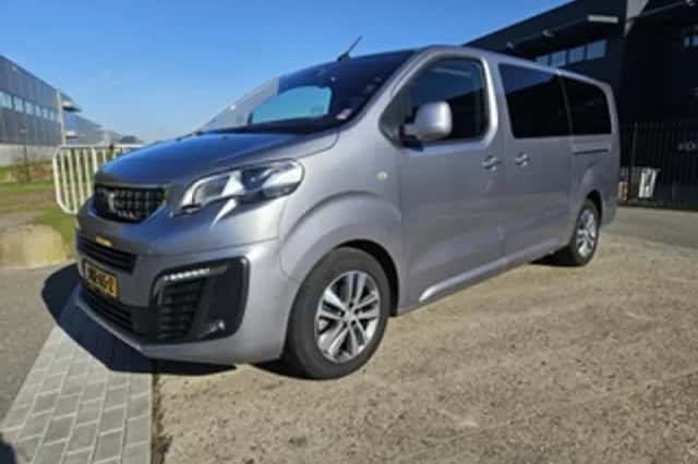 Peugeot Traveller (2021) thumbnail 1