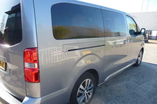 Peugeot Traveller (2021) thumbnail 4