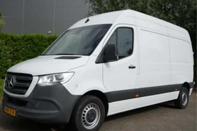 Mercedes-Benz Sprinter (2023) thumbnail 1