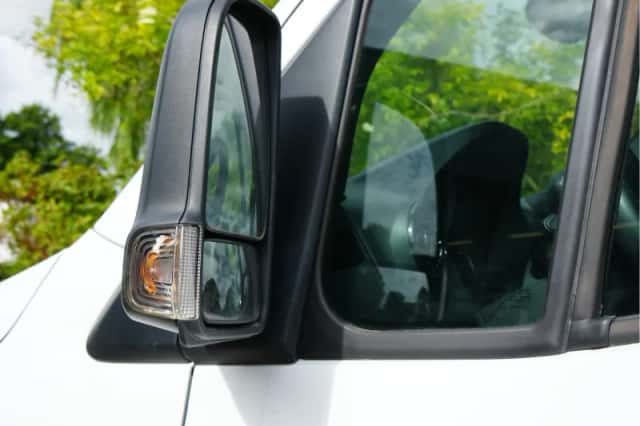 Mercedes-Benz Sprinter (2023) thumbnail 5