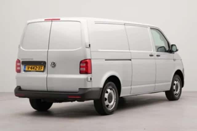 Volkswagen Transporter (2019) thumbnail 2
