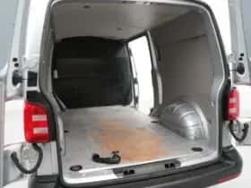 Volkswagen Transporter (2019) thumbnail 23