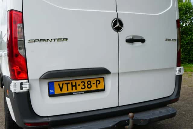 Mercedes-Benz Sprinter (2023) thumbnail 4