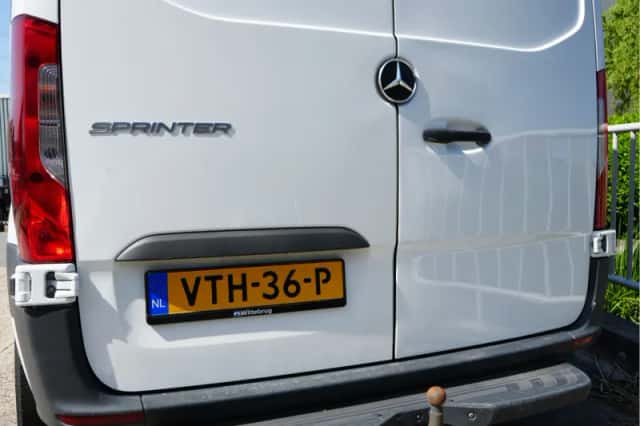 Mercedes-Benz Sprinter (2023) thumbnail 4