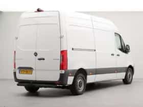 Mercedes-Benz Sprinter (2023) thumbnail 2