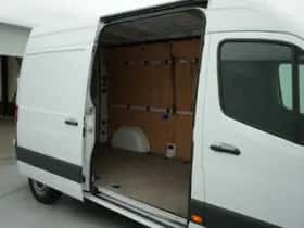 Mercedes-Benz Sprinter (2023) thumbnail 25