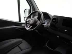 Mercedes-Benz Sprinter (2023) thumbnail 5