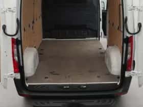 Mercedes-Benz Sprinter (2023) thumbnail 44