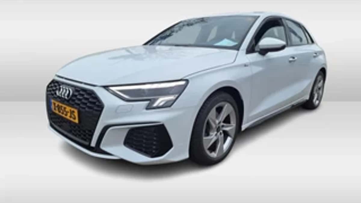 Audi A3 (2023) — foto 1