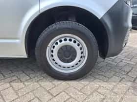 Volkswagen Transporter (2020) thumbnail 25