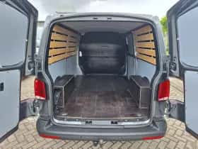 Volkswagen Transporter (2024) thumbnail 21