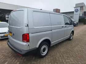 Volkswagen Transporter (2020) thumbnail 5