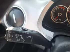 Volkswagen Up! (2018) thumbnail 15