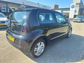 Volkswagen Up! (2018) thumbnail 4