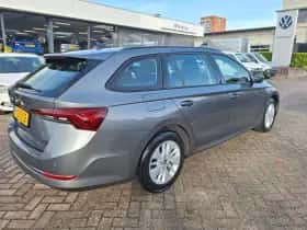 Škoda Octavia (2023) thumbnail 5