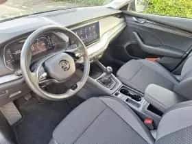 Škoda Octavia (2023) thumbnail 8