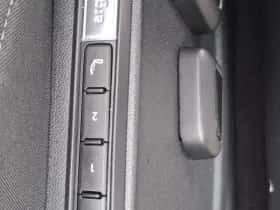 Volkswagen Golf (2022) thumbnail 21