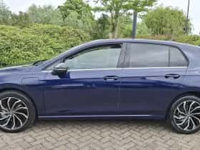 Volkswagen Golf (2022) thumbnail 4