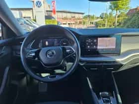 Škoda Octavia (2023) thumbnail 11