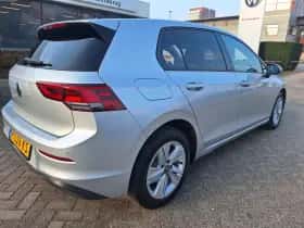 Volkswagen Golf (2022) thumbnail 4