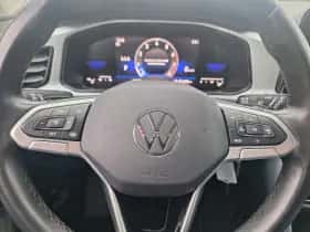 Volkswagen T-Roc (2024) thumbnail 11