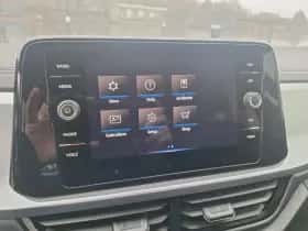 Volkswagen T-Roc (2024) thumbnail 16