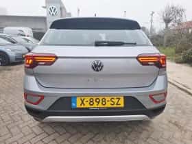 Volkswagen T-Roc (2024) thumbnail 23