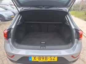 Volkswagen T-Roc (2024) thumbnail 24