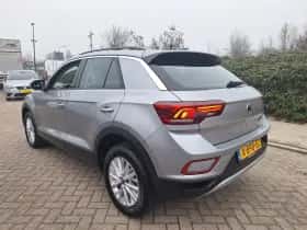 Volkswagen T-Roc (2024) thumbnail 5